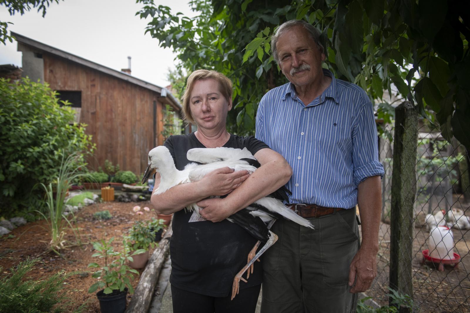 Ingola Eszter, a menhely gazdája és a férje, Bank László