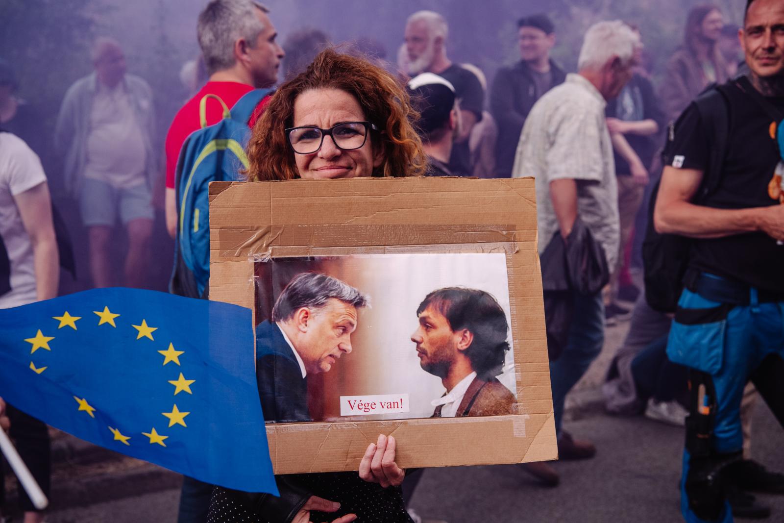 Demonstrációkon,
plakátokon
könnyű diadalt
aratni Orbán
Viktoron, de
a választási
küzdelemben a
Fidesznek még
komoly előnyei
vannak, mindenekelőtt
maga
a választási
rendszer