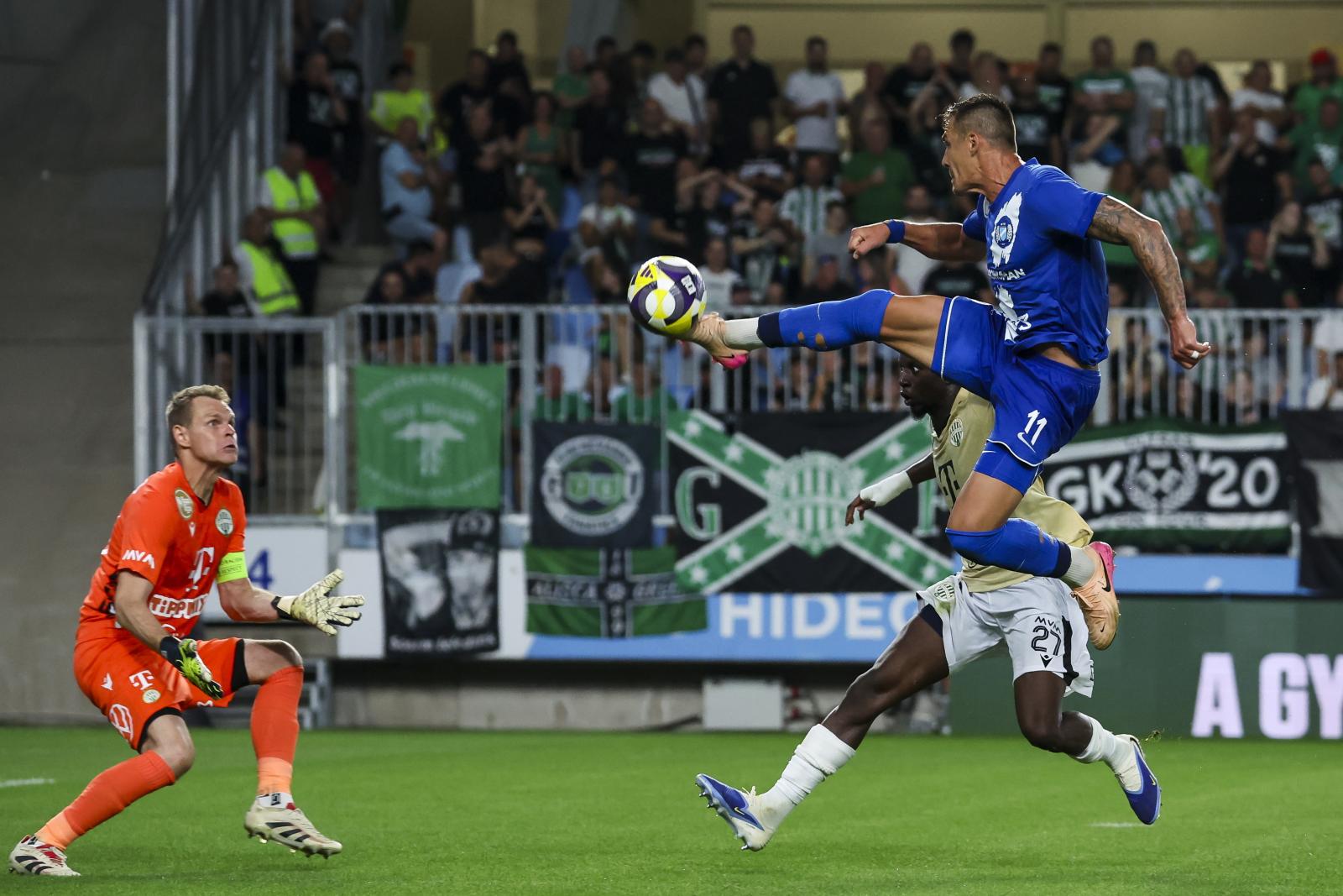 A nyitófordulóban 1-1-es döntetlent játszott a bajnok a Hungária körúton, a csapat tegnap este lapzártánk után a BL-selejtezőben lépett pályára