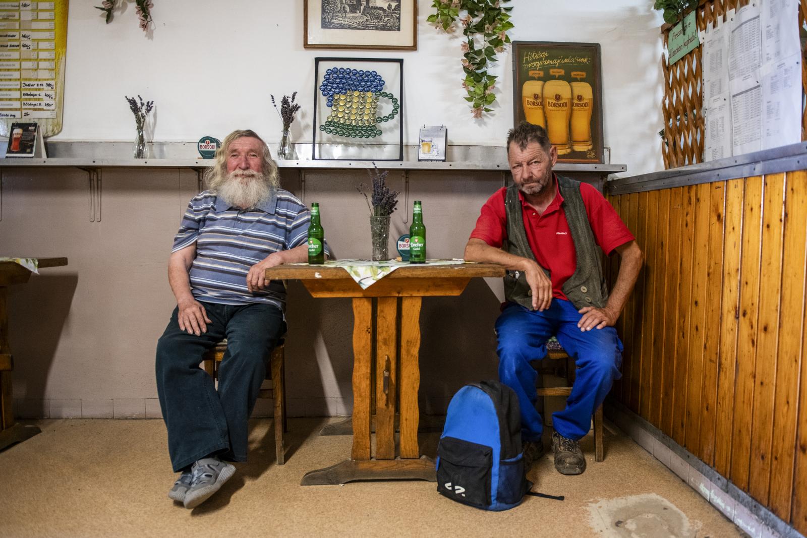 „Biztos lesznek itt kiskapuk, zsebszerződések, és megint csak az ügyvédek járnak majd jól, nem pedig a kisember!”