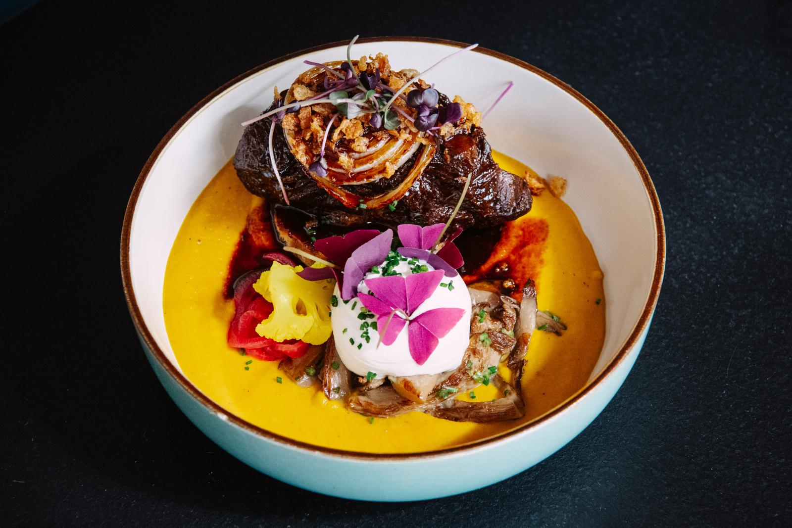 Odahaza
nem áll neki az ember