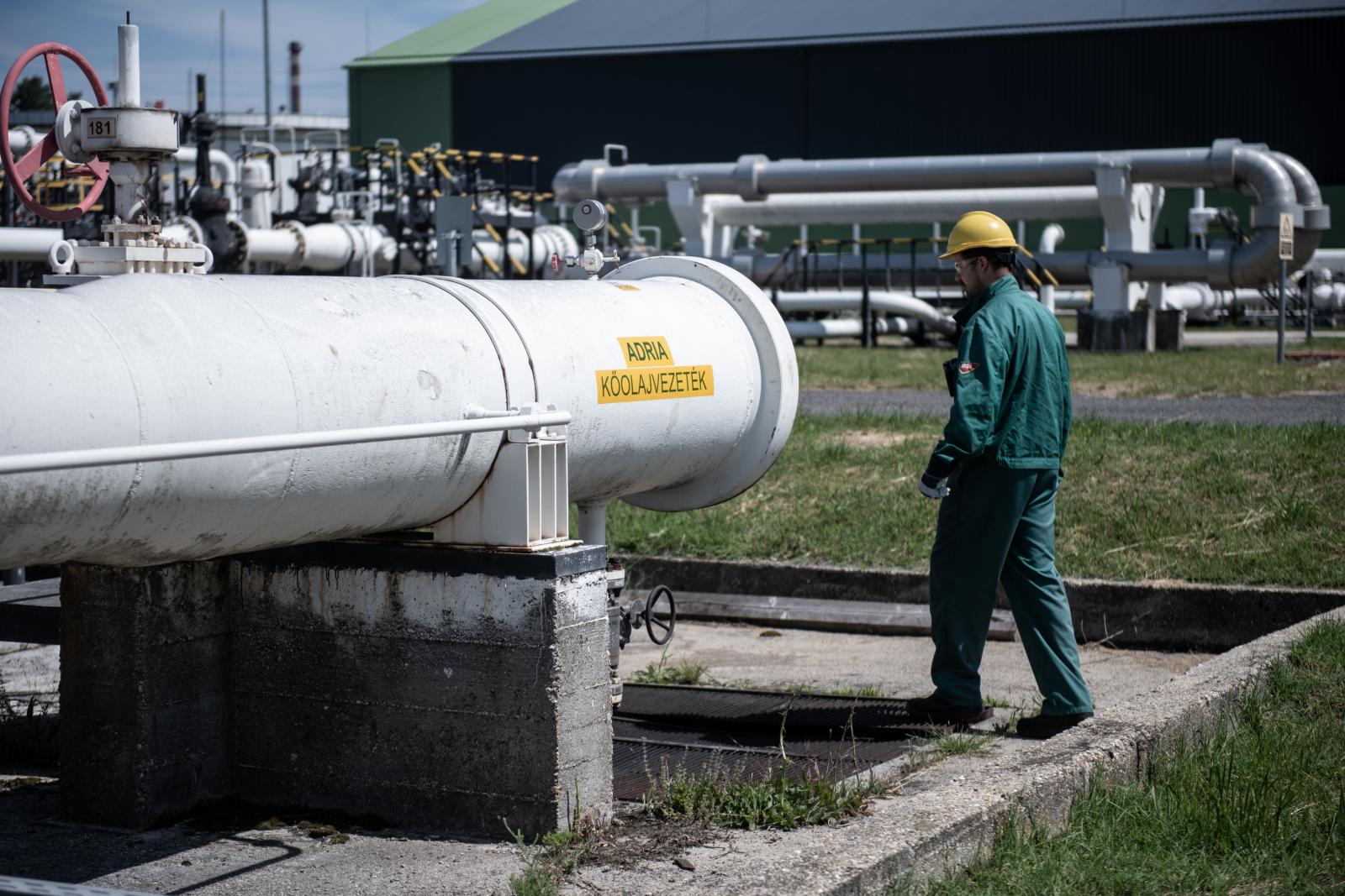 A kormány és a Mol szerint az Adria-vezeték nem alkalmas a Barátság „teljes” kiváltására, de ezt az állítást többen cáfolják