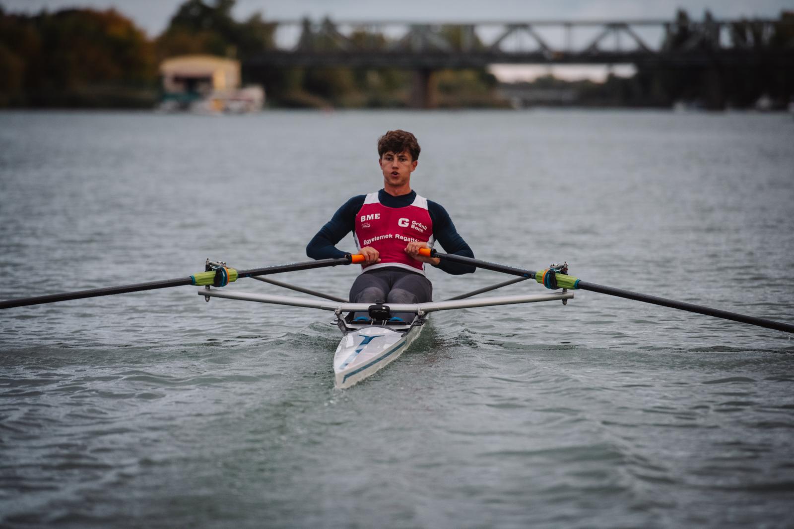 A bal szélen Árvai András vezető edző