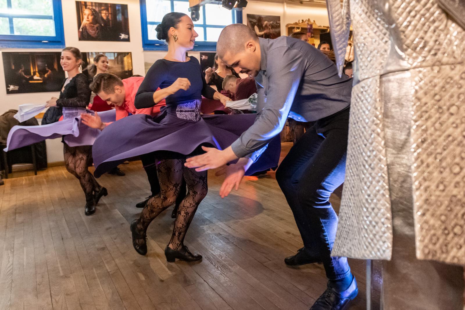 A táncosok a Transylvania Expressből és a Kamaszodóból is magával ragadó részleteket mutattak be