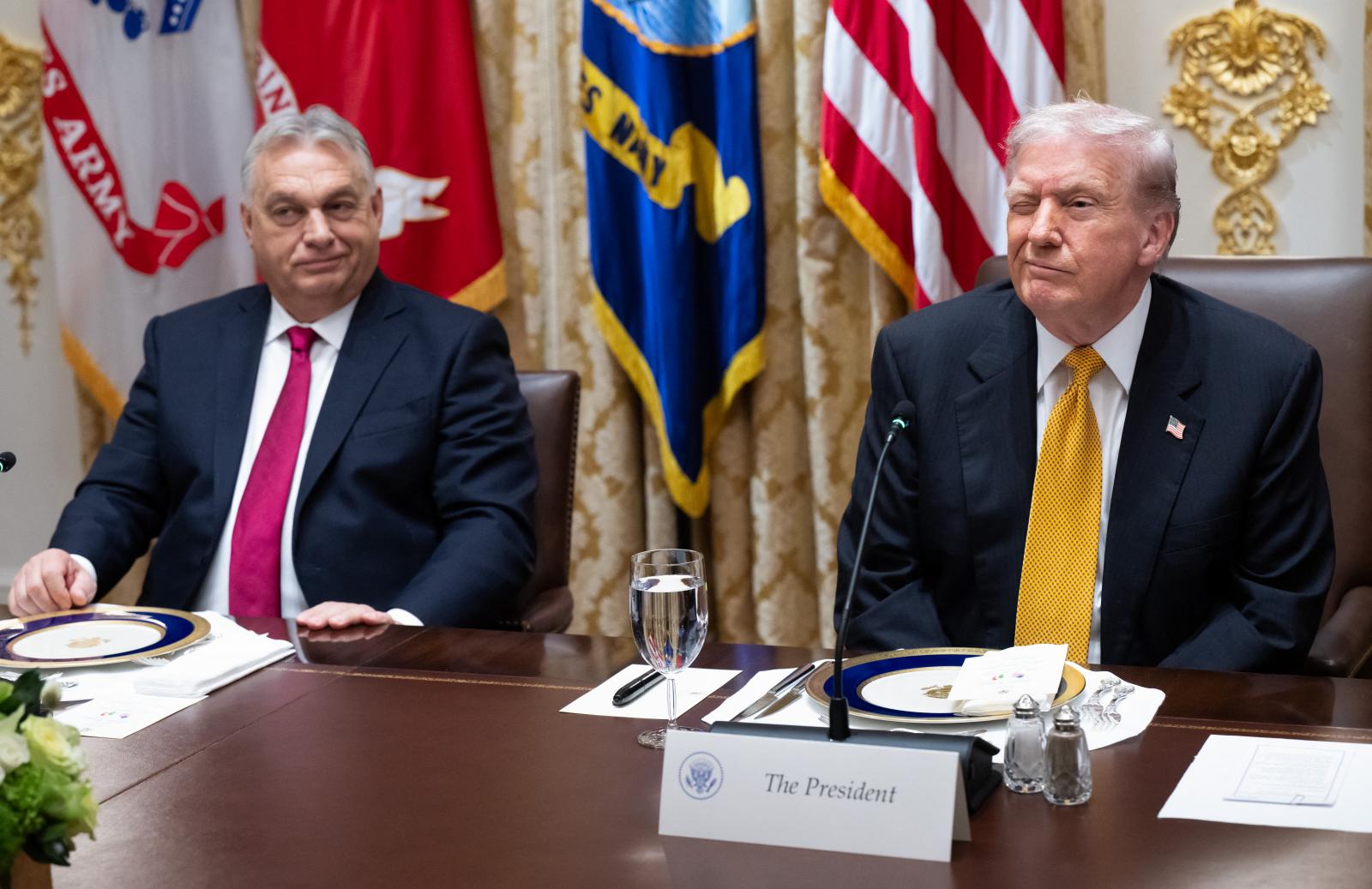 Orbán Viktornak jól jönnek a kampányban a Trumppal készült közös fotók