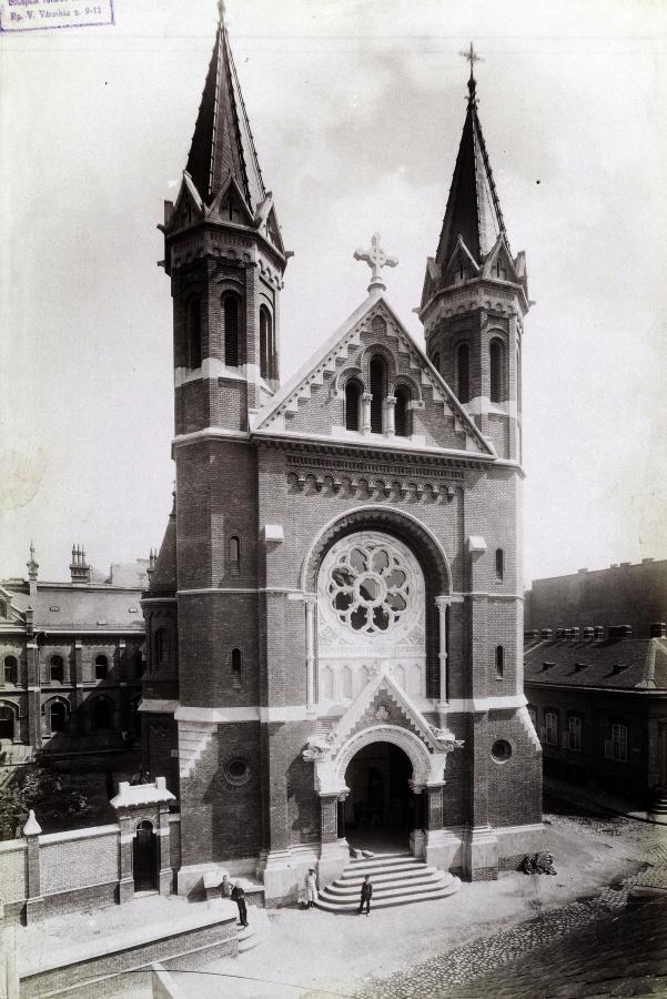 A Lőrinc pap téri Jézus Szíve templom, amelynek „megvédésén” buzgólkodott Blaskó Mária a Tanácsköztársaság idején