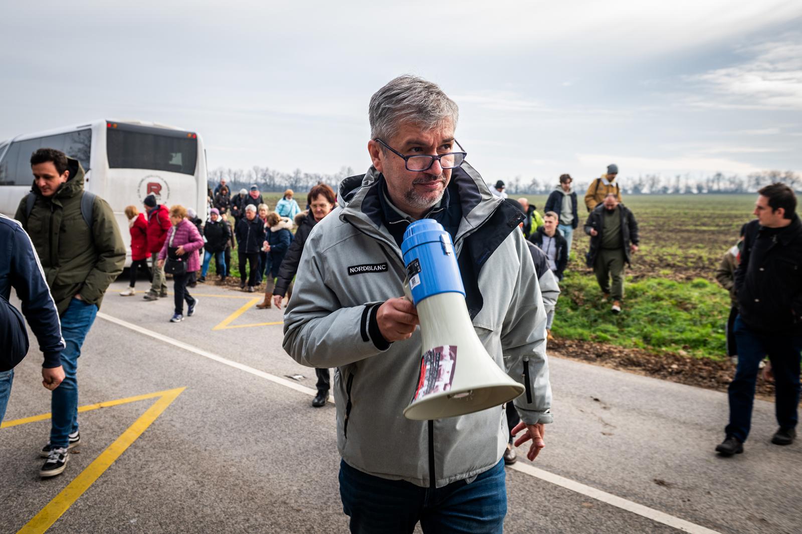 Hadházy Ákos és a szafarira érkezők