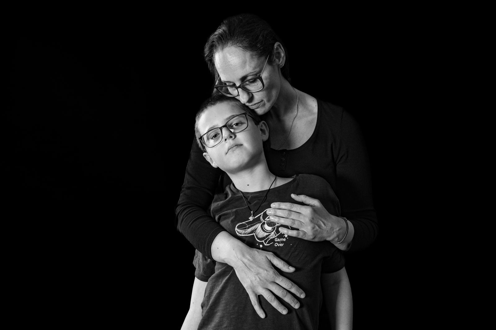 A Barcsi Szivárvány Egységes Gyógypedagógiai Módszertani Intézmény EGYMI „Mert hozzád tartozom” című fotókiállítása a Barcsi Városi Könyvtárban.
Fotón: Papp Henrietta