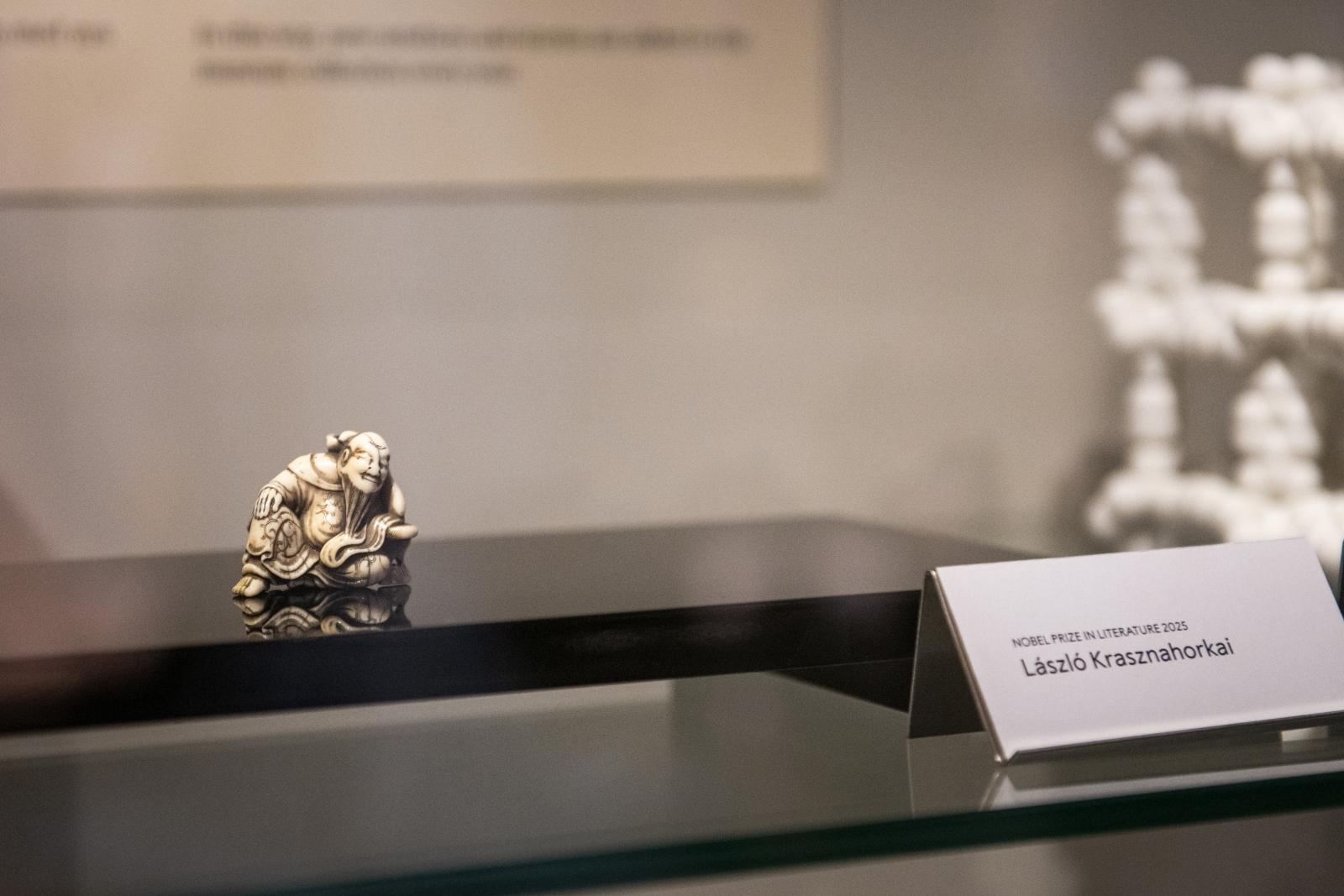 Krasznahorkai László necukéja