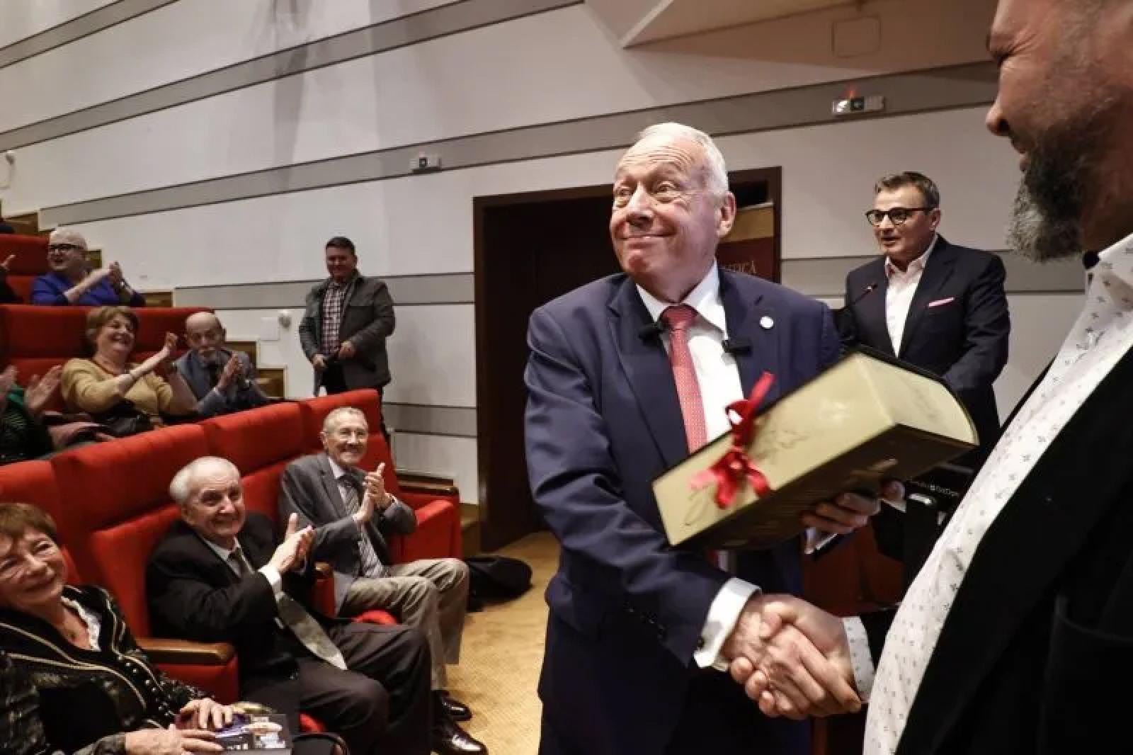 Borbély László RMDSZ-politikus könyvének bukaresti bemutatóján