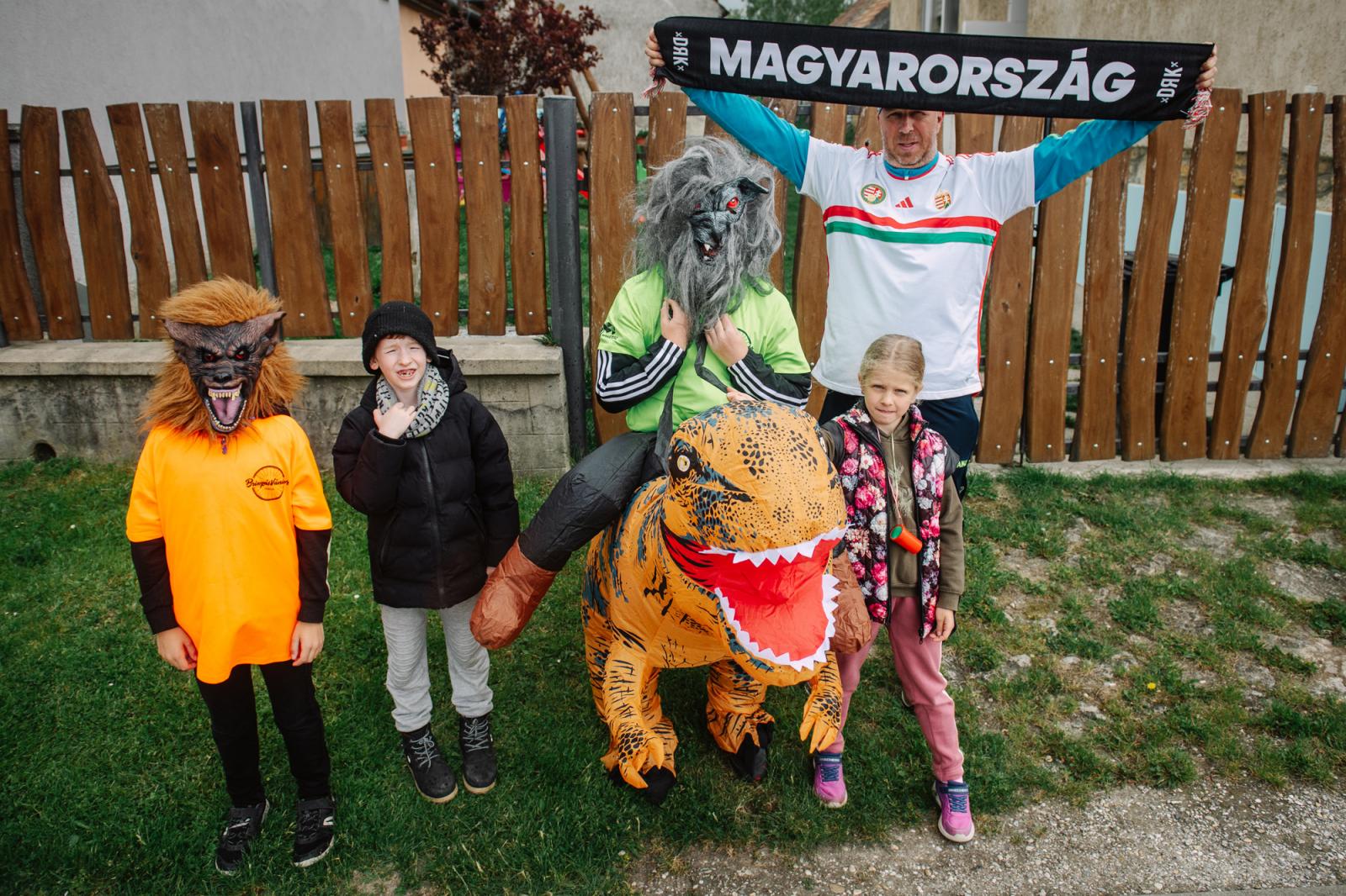 A Magyar Orvosi Kamara (MOK) által szervezett tüntetés Budapesten a Kossuth téren 2025. március 8-án