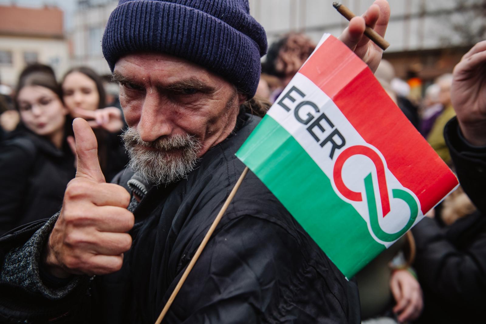 A Magyar Orvosi Kamara (MOK) által szervezett tüntetés Budapesten a Kossuth téren 2025. március 8-án