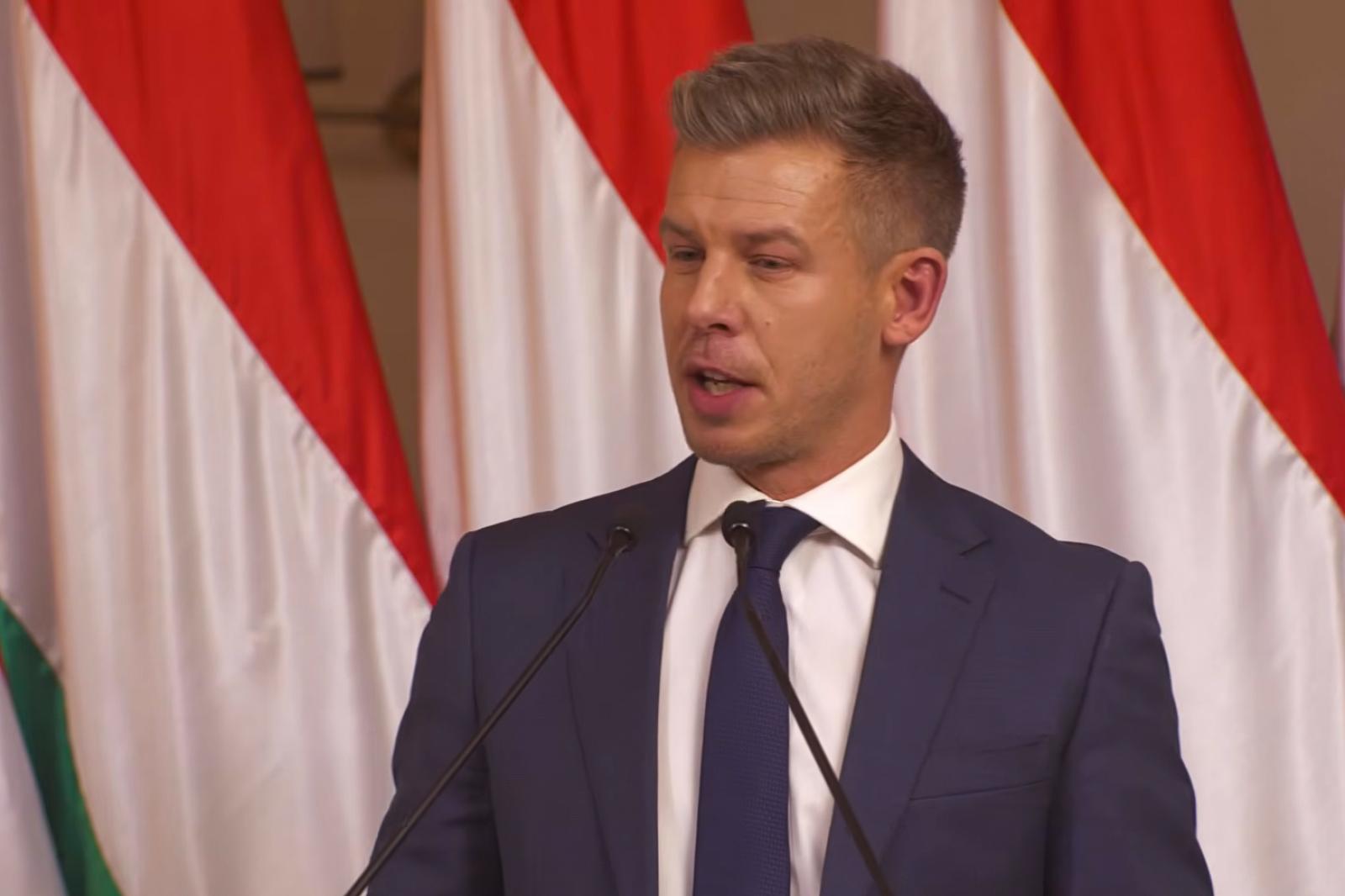 Magyar Péter a Tisza Párt évindító nemzetközi sajtótájékoztatóján január 5-én 