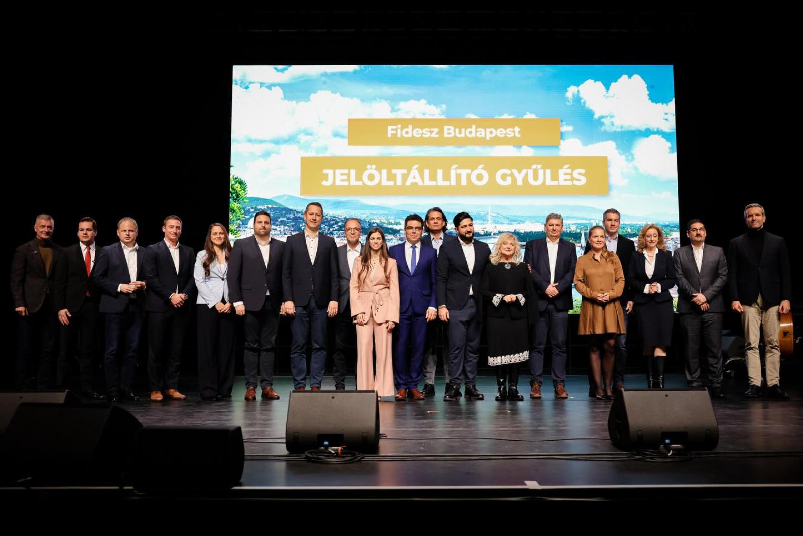 Egy színpadon a Fidesz mind a 16 fővárosi egyéni jelöltje