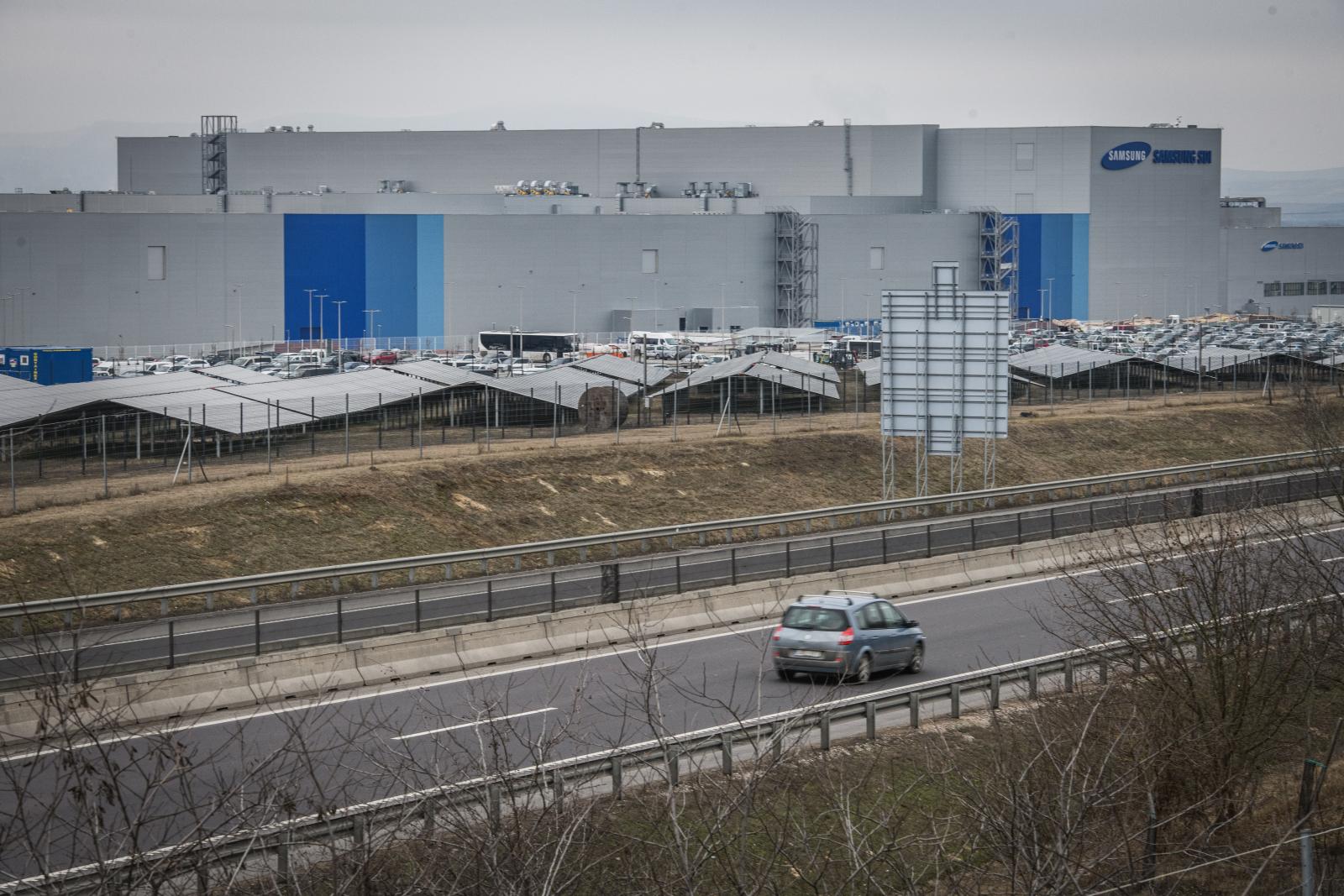 A Samsung gödi üzeme – a kormány jelentősen támogatta az alacsony hozzáadott értéket előállító beruházásokat