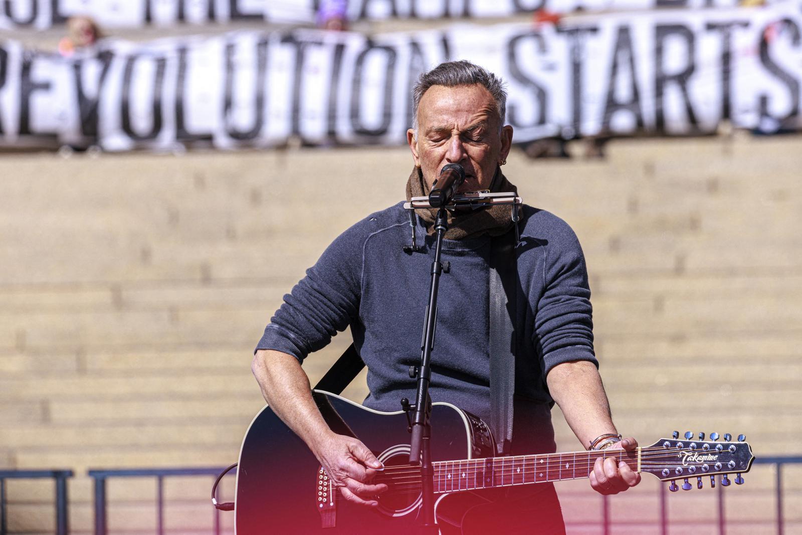 Bruce Springsteen előadta a minnesotai eseményekről szóló új dalát