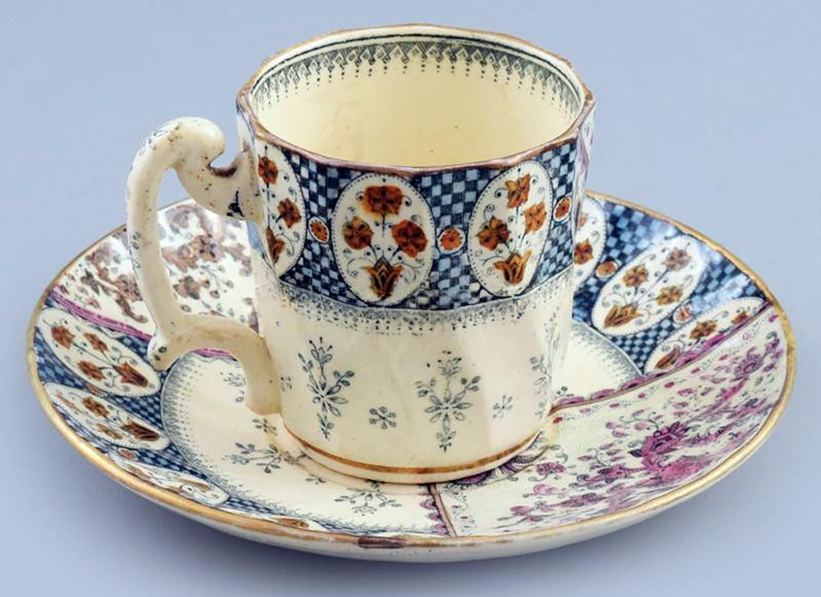 Fischer-porcelán csésze és alátét a Darabanth Aukciósház árverésén