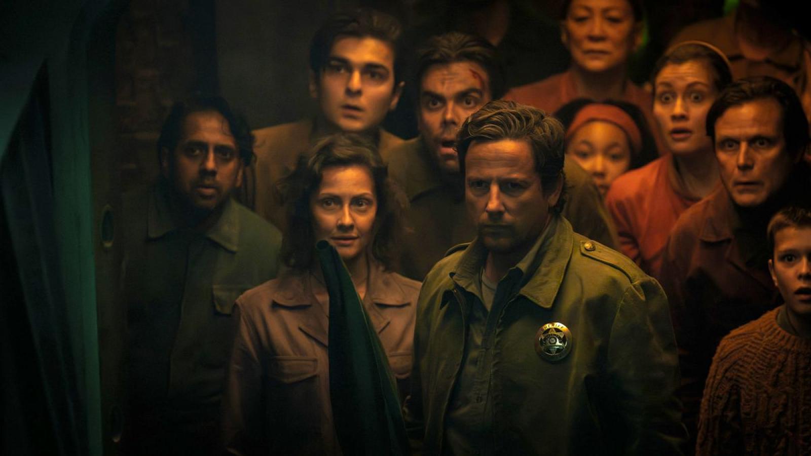 Jelenet a Siló (2024) című filmsorozatból