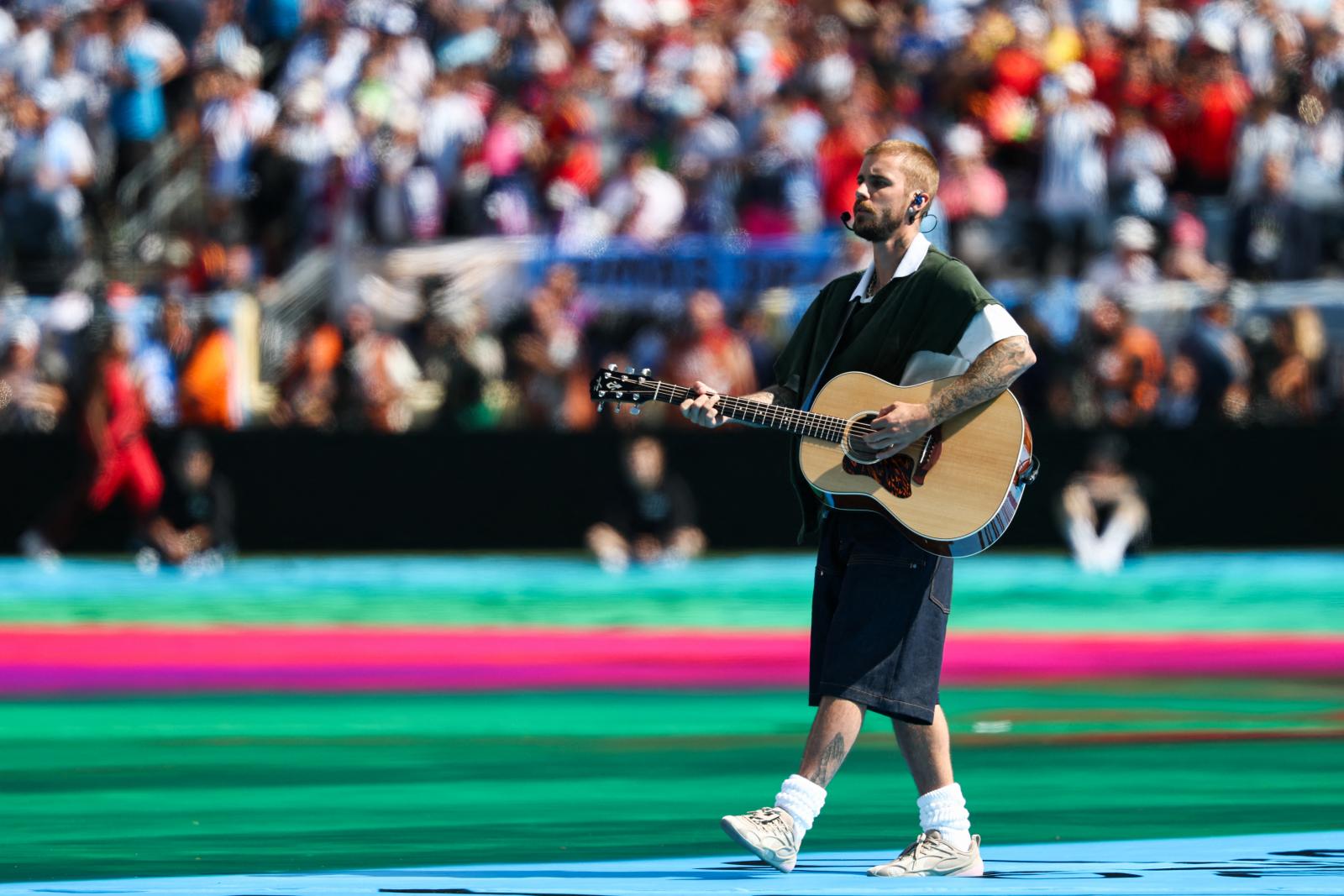 Justin Bieber kiégés után tért vissza