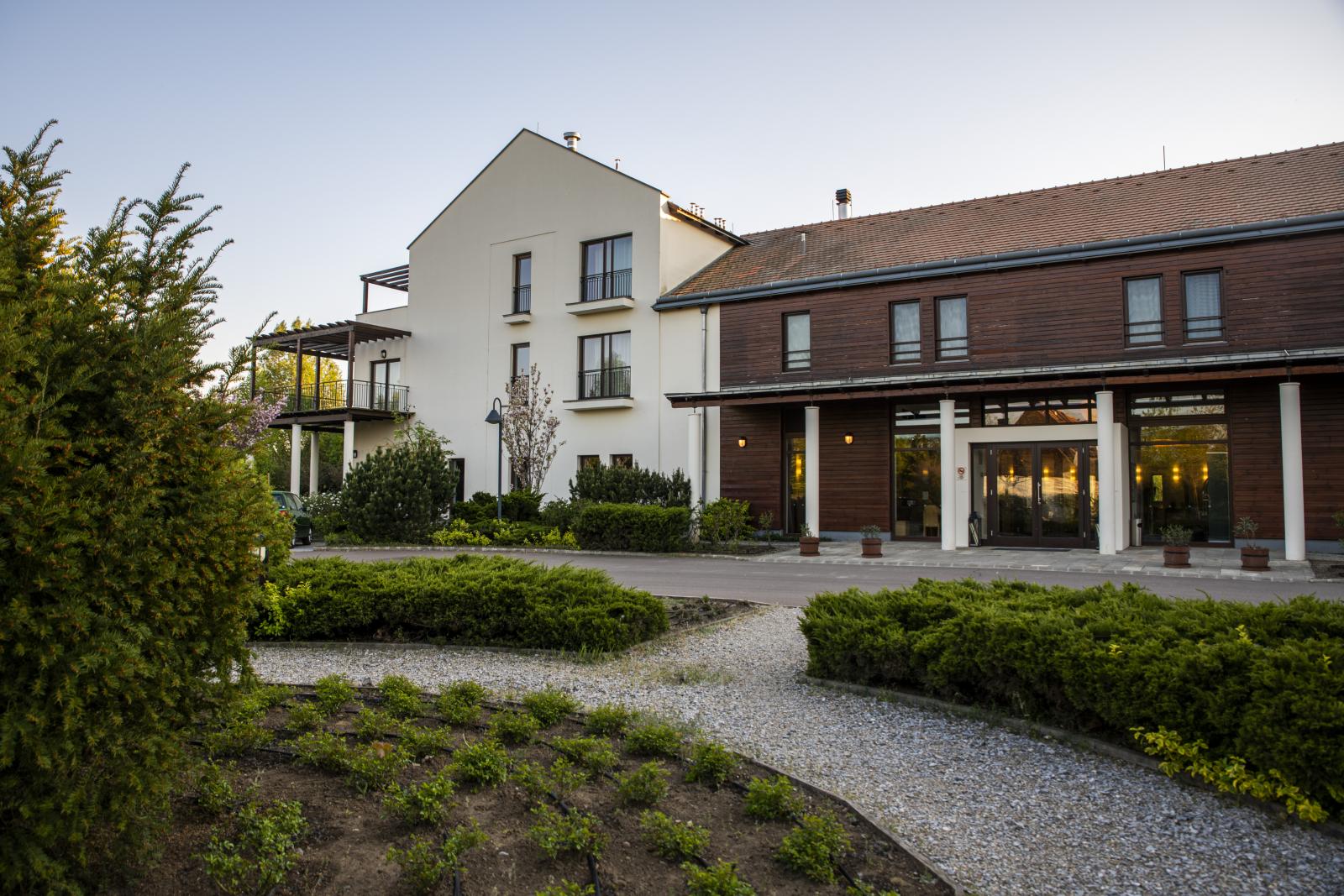 Tiszafüred, Balneum Hotel 