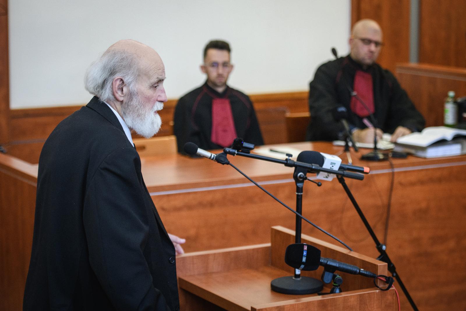 Amíg Iványi Gábor és társai ellen bírósági eljárás folyik, addig nem beszélhetünk rendszerváltásról.