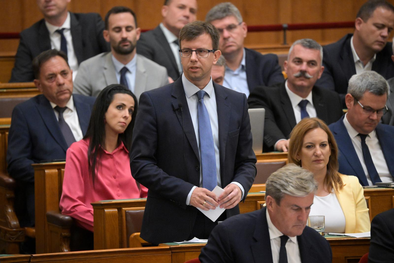 Bóka János reagál a kormányfő napirend előtti felszólalására az Országgyűlés rendkívüli ülésén augusztus 27-én