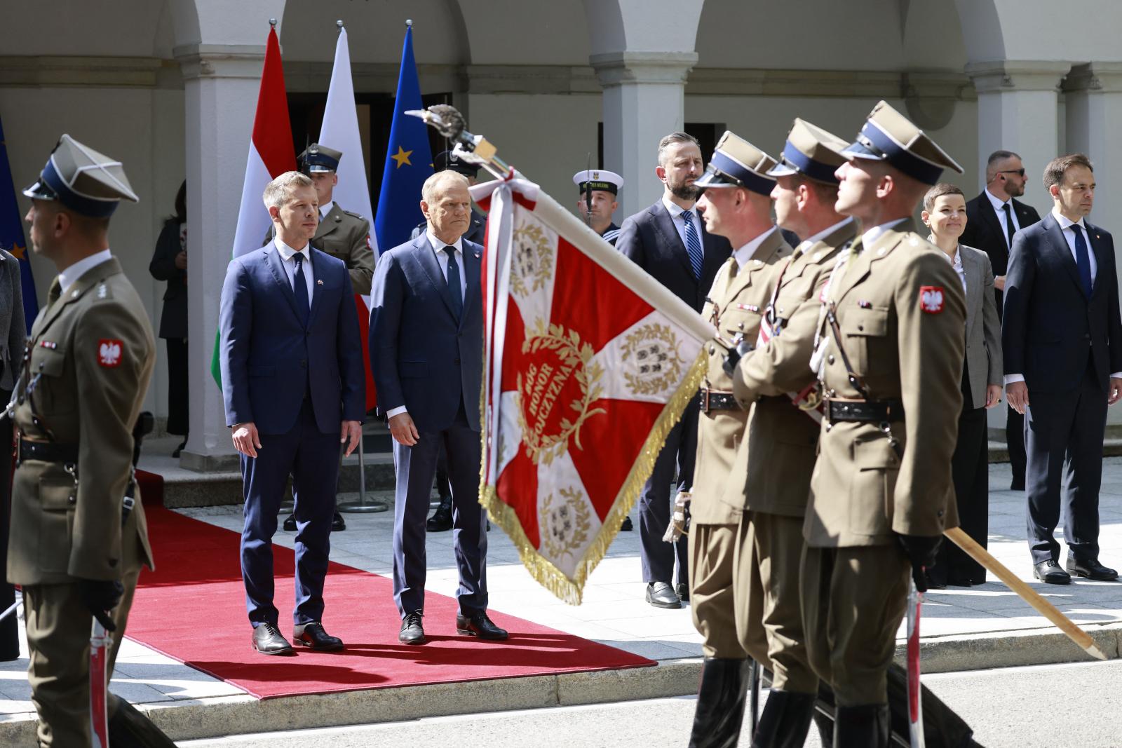 Magyar Péter első hivatalos külföldi útján Lengyelországba látogatott