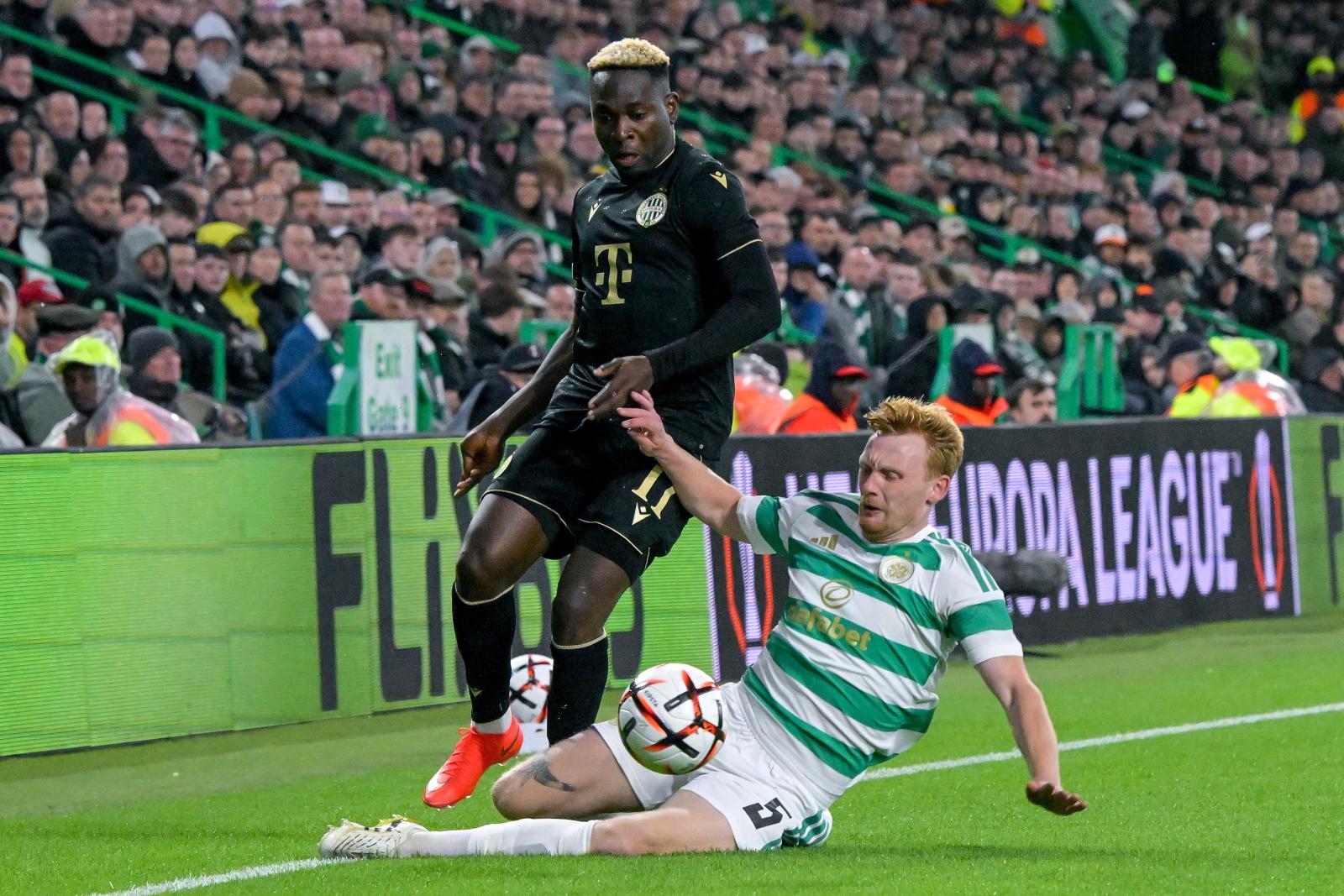 Bamidele Yusuf (balra), a Ferencváros csatára kezdte meg a gólgyártást Glasgow-ban