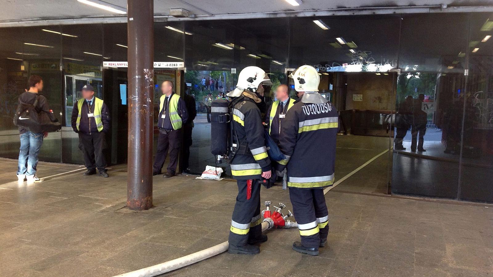 2012-ben már volt gond a Pöttyös utcai megállónál