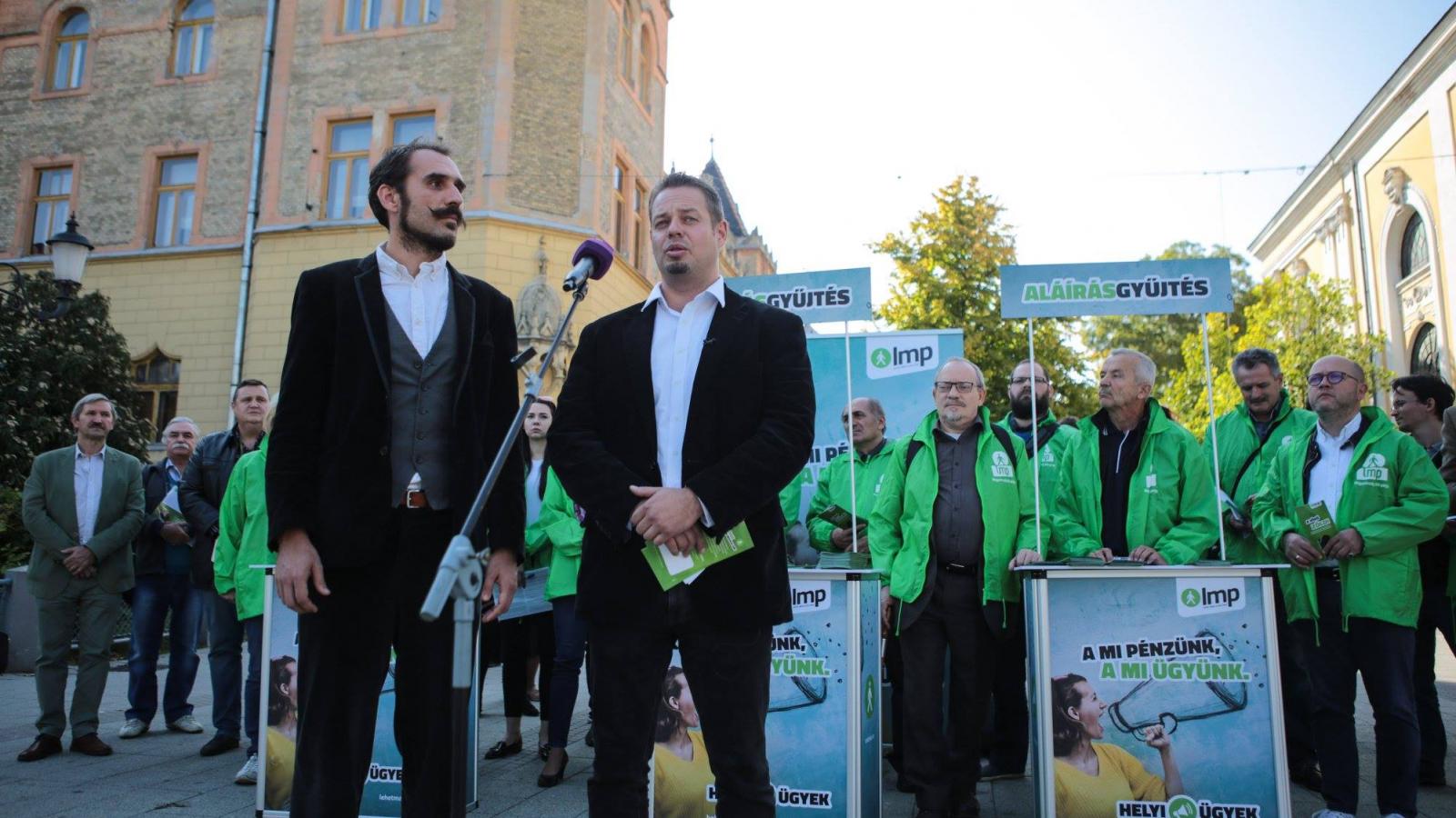 Keresztes László Lóránt és Vágó Gábor bejelenti a különös és megkérdőjelezhető aláírásgyűjtést.