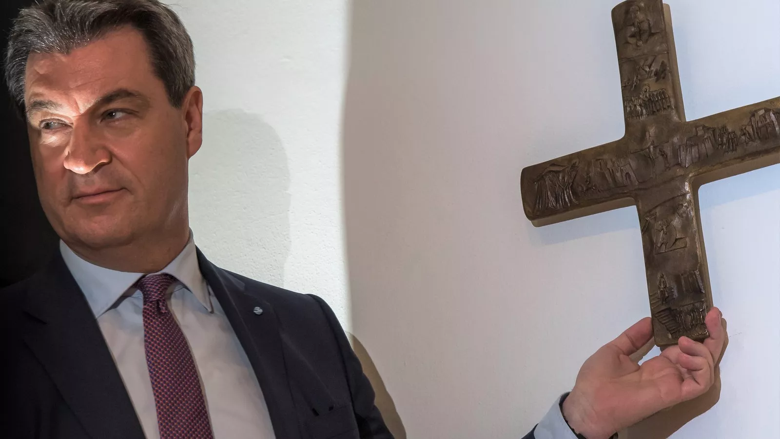 Söder szerint a kereszt nem vallási, hanem kulturális jelkép Fotó: Peter/Kneffel/DPA/AFP
