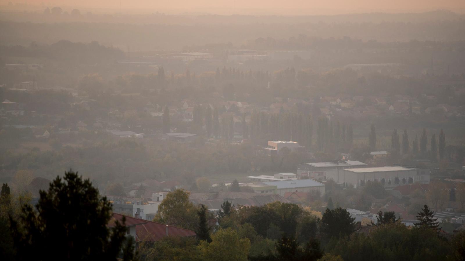 Szmogos levegő Pécs felett 2018. október 16-án