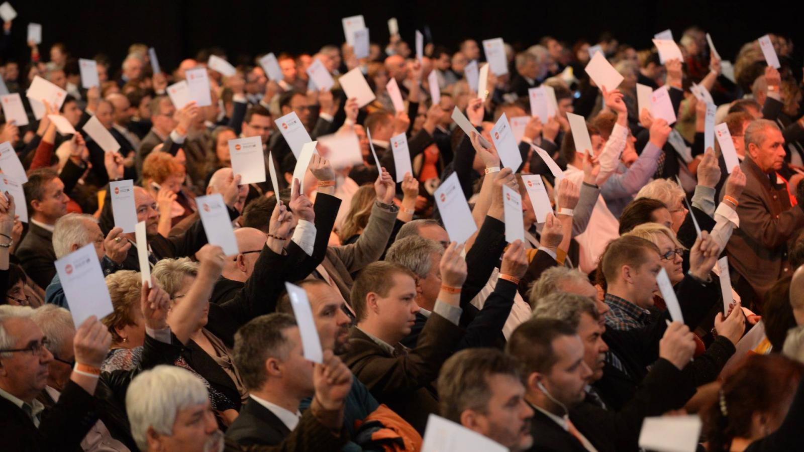 Párttagok szavaznak a Fidesz 2017-es tisztújító kongresszusán