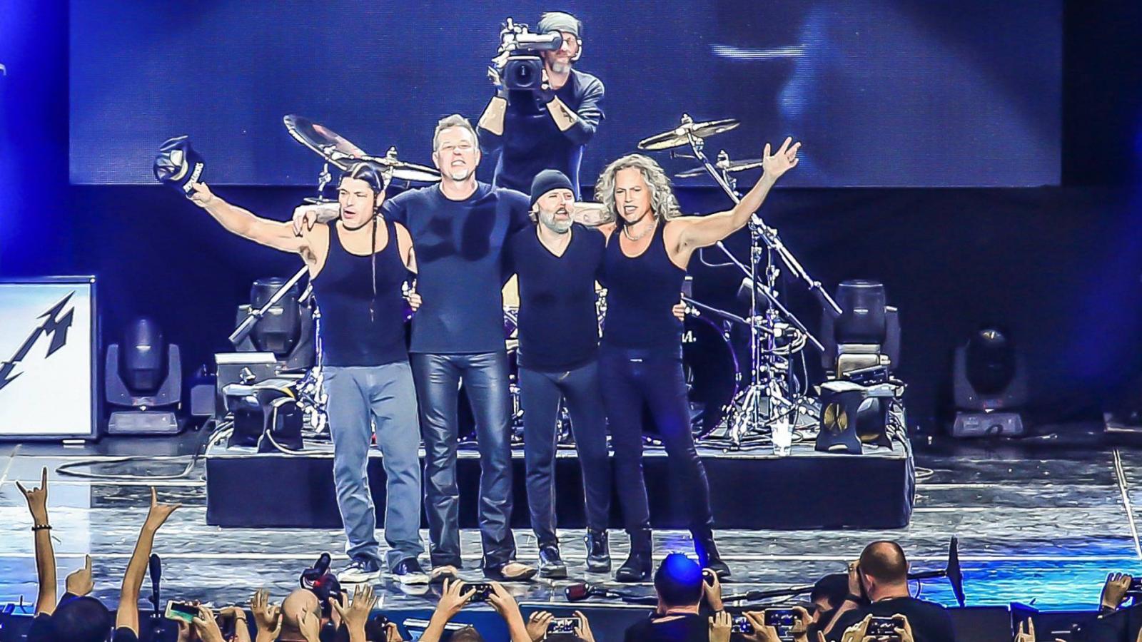 Metallica rocks up concert in Shanghai