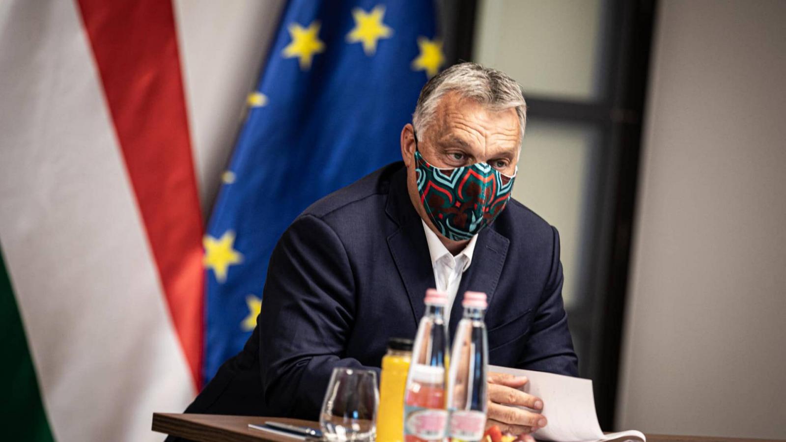 Orbán Viktor védőmaszkot visel egy videókonferencián, 2020. szeptember 9-én