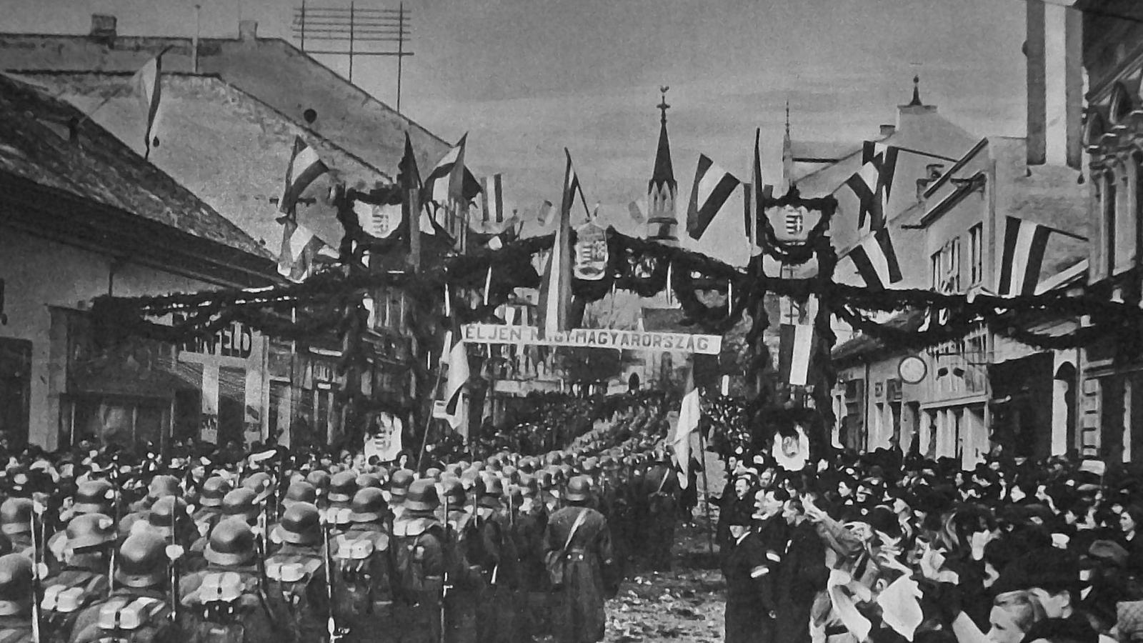 Magyar csapatok bevonulása Losoncra 1938.november 10-én.