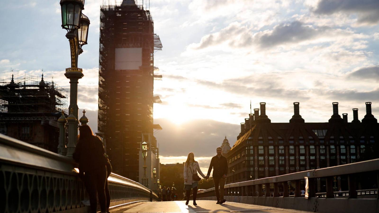 A felállványozott Big Ben megtekintésére is két hetet kell várnia a Londonba utazóknak