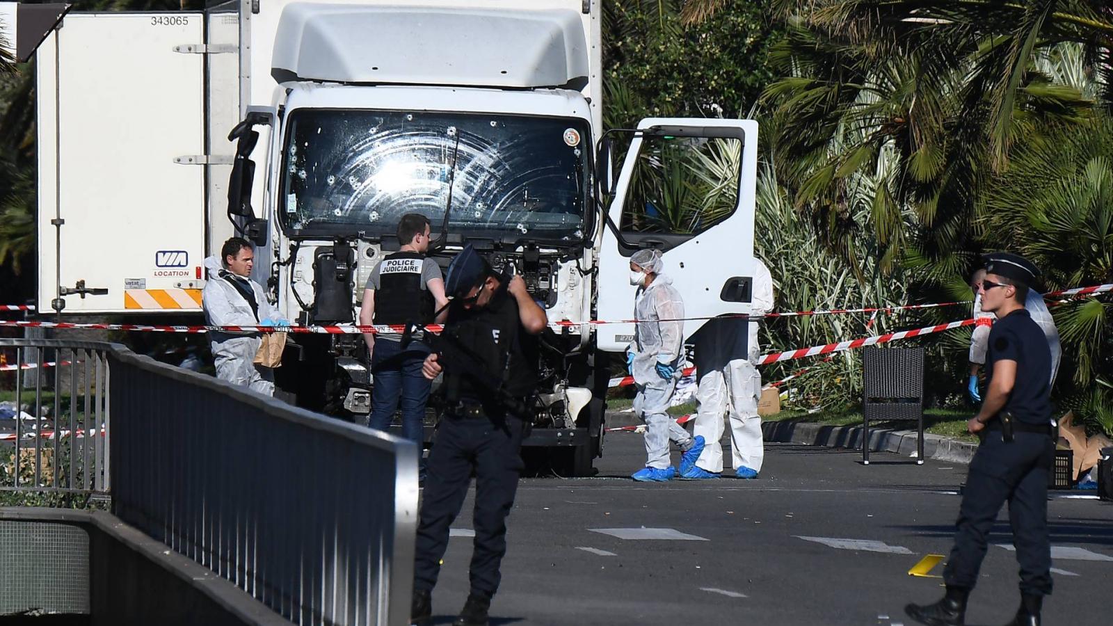 A lelőtt terrorista teherautója a 2016-os gázolásos merénylet színhelyén