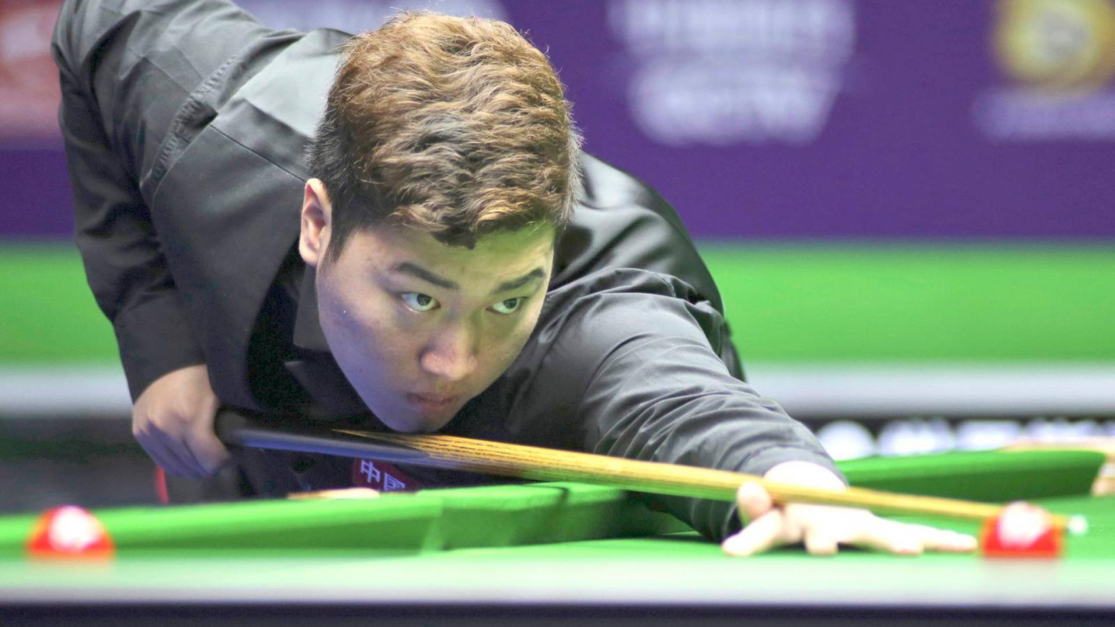 Yan Bingtao kicks out Alfie Burden at 2019 World Snooker International Championship