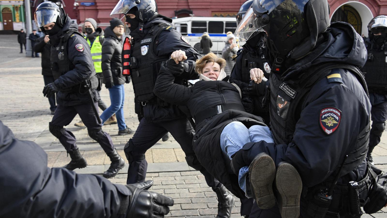 Nagy bátorságra van szükség a háborúellenes tüntetésekhez