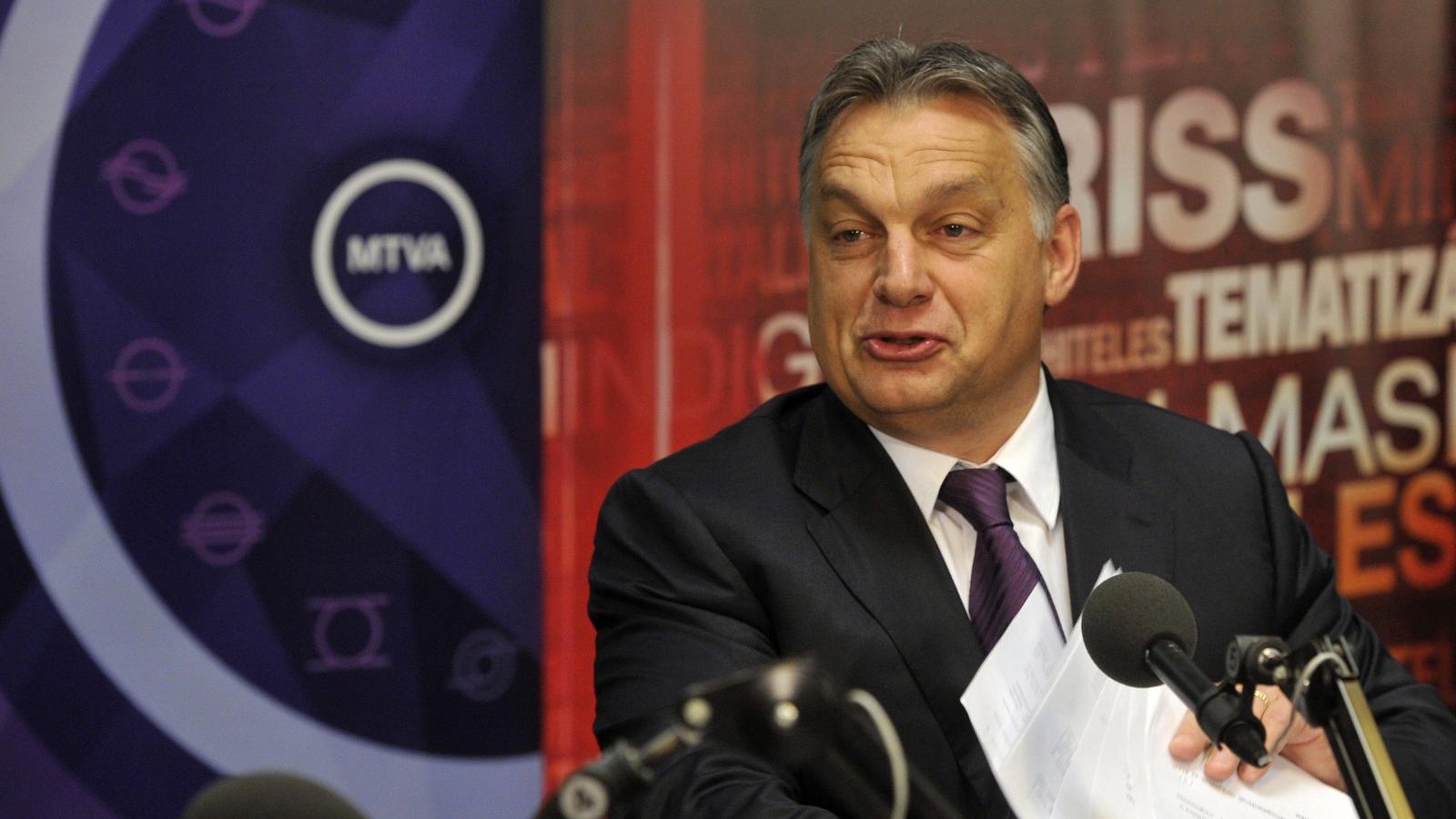 Orbán Viktor miniszterelnök interjút ad a Kossuth Rádió 180 perc című műsorában a Magyar Rádió stúdiójában 2014. október 31-én. 