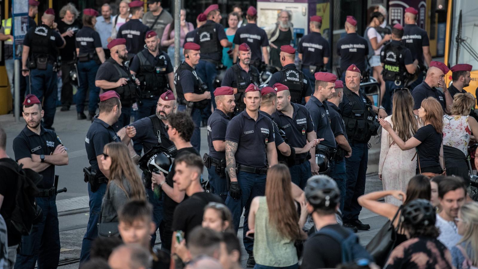 Minden területen reálbércsökkenés van, mondják az érdekvédők