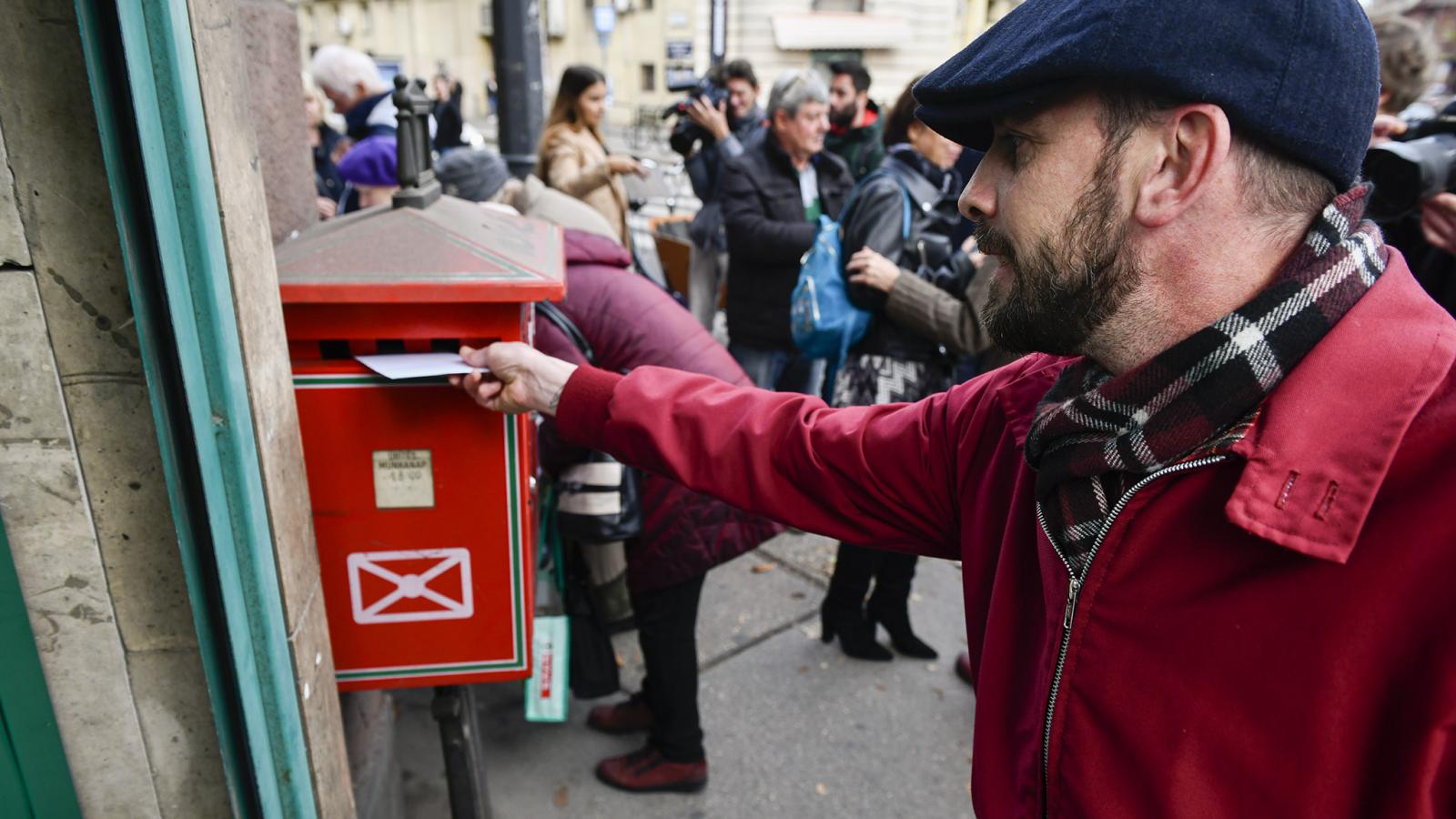 Budán tiltakozó leveleket postáznak a lakók