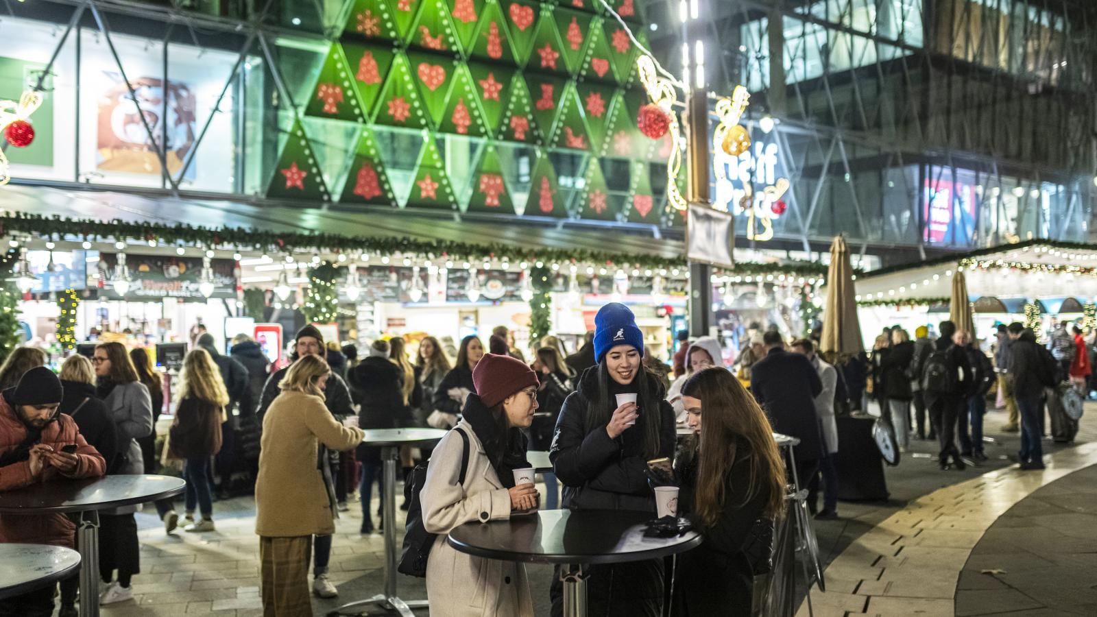 Vörösmarty tér. A kormány ein­standolta