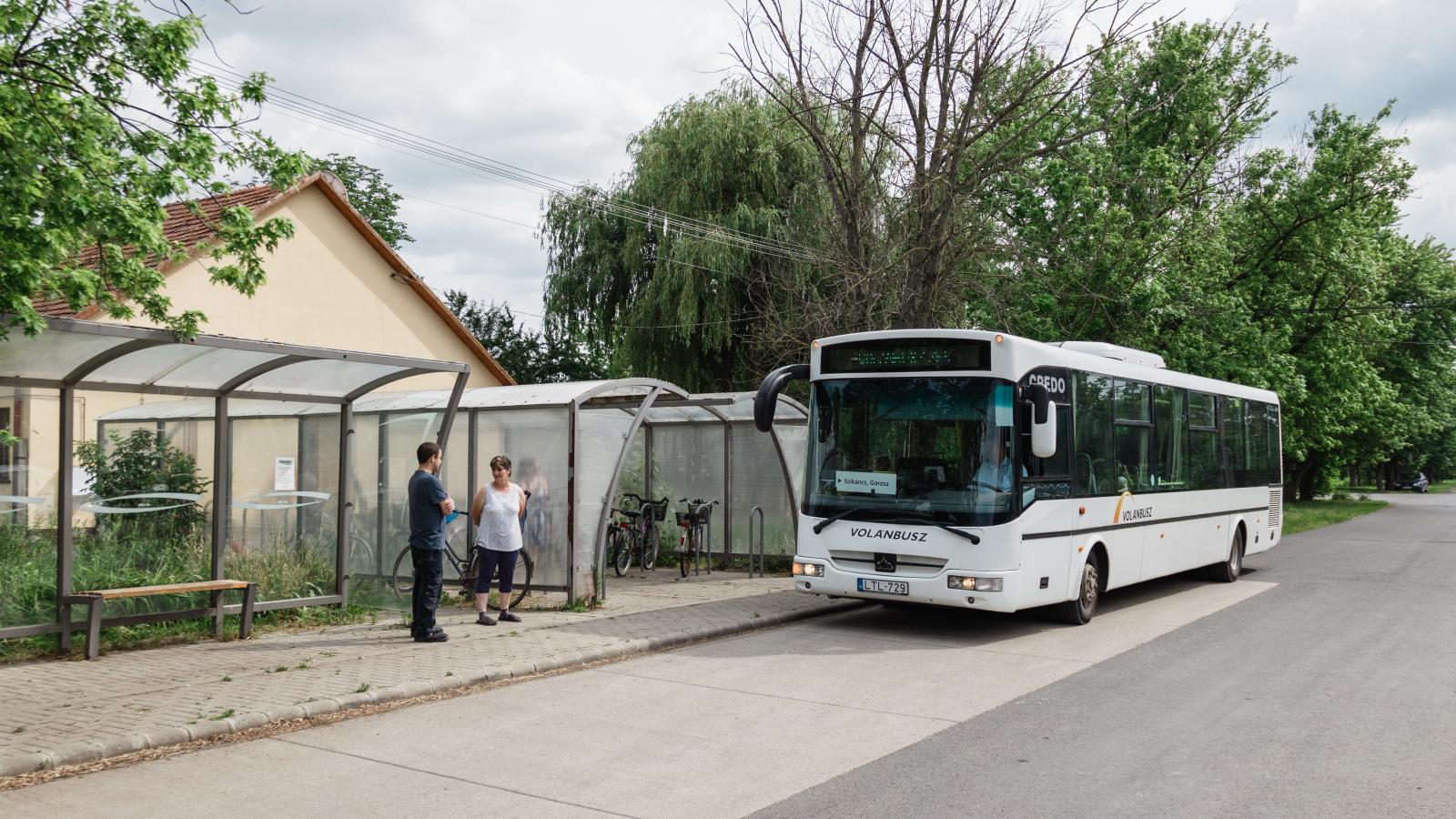 Ebben a tanévben száz diák szállítására rendelték meg a különbuszt. Jövőre marad a menetrend szerinti járat – a legkisebbeknek is