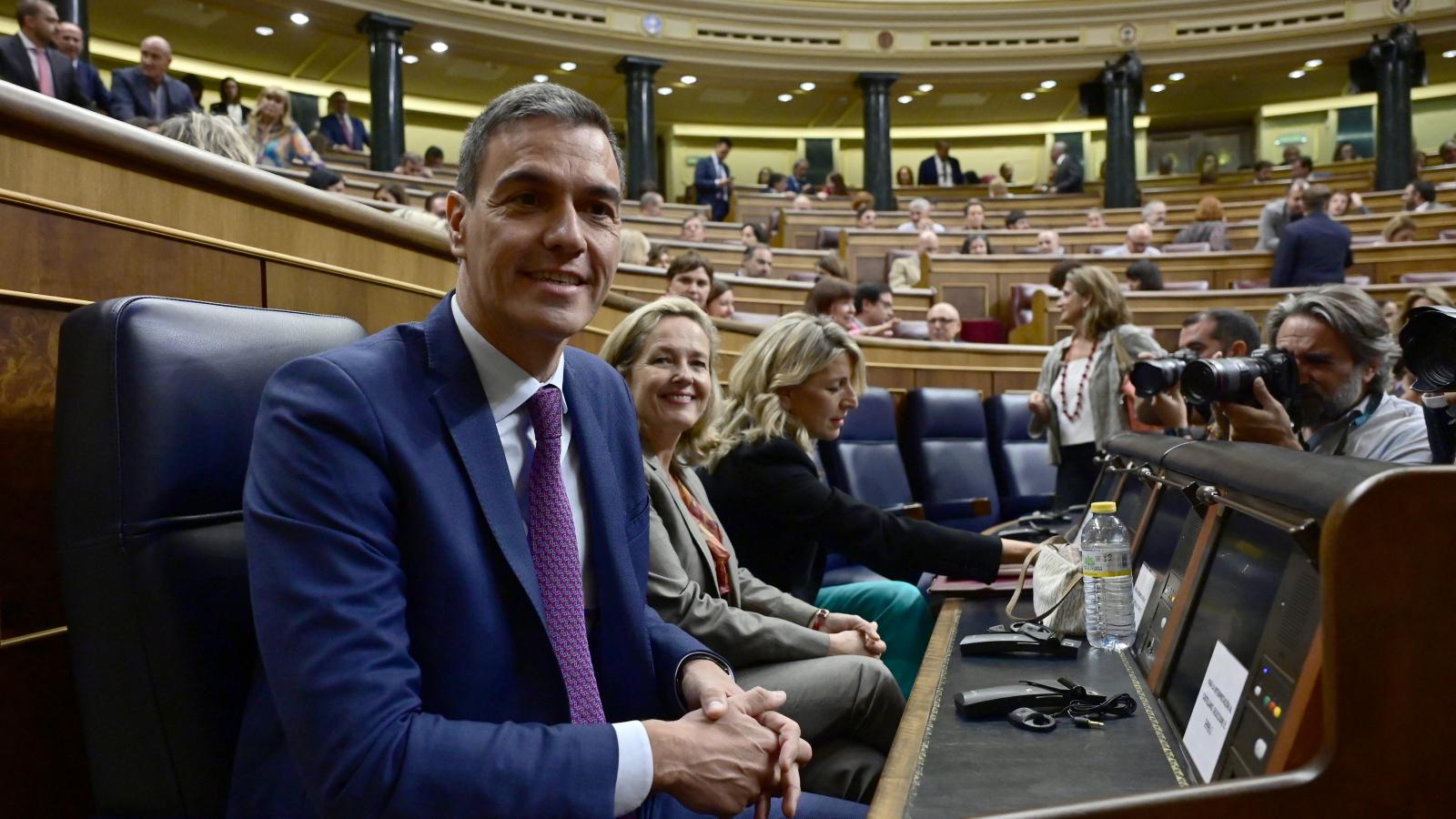 Pedro Sánchez próbálkozhat kormányalakítással, miután a jobboldal jelöltje másodjára is sikertelen volt