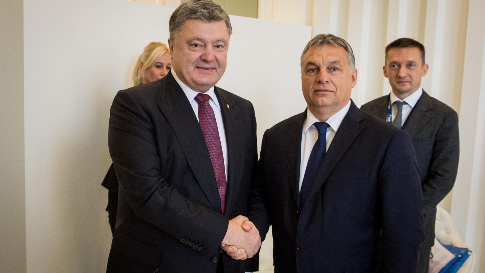  Orbán-Porosenko tárgyalás az Európai Néppárt maastrcihti ülésének kezdete előtt 2016-ban