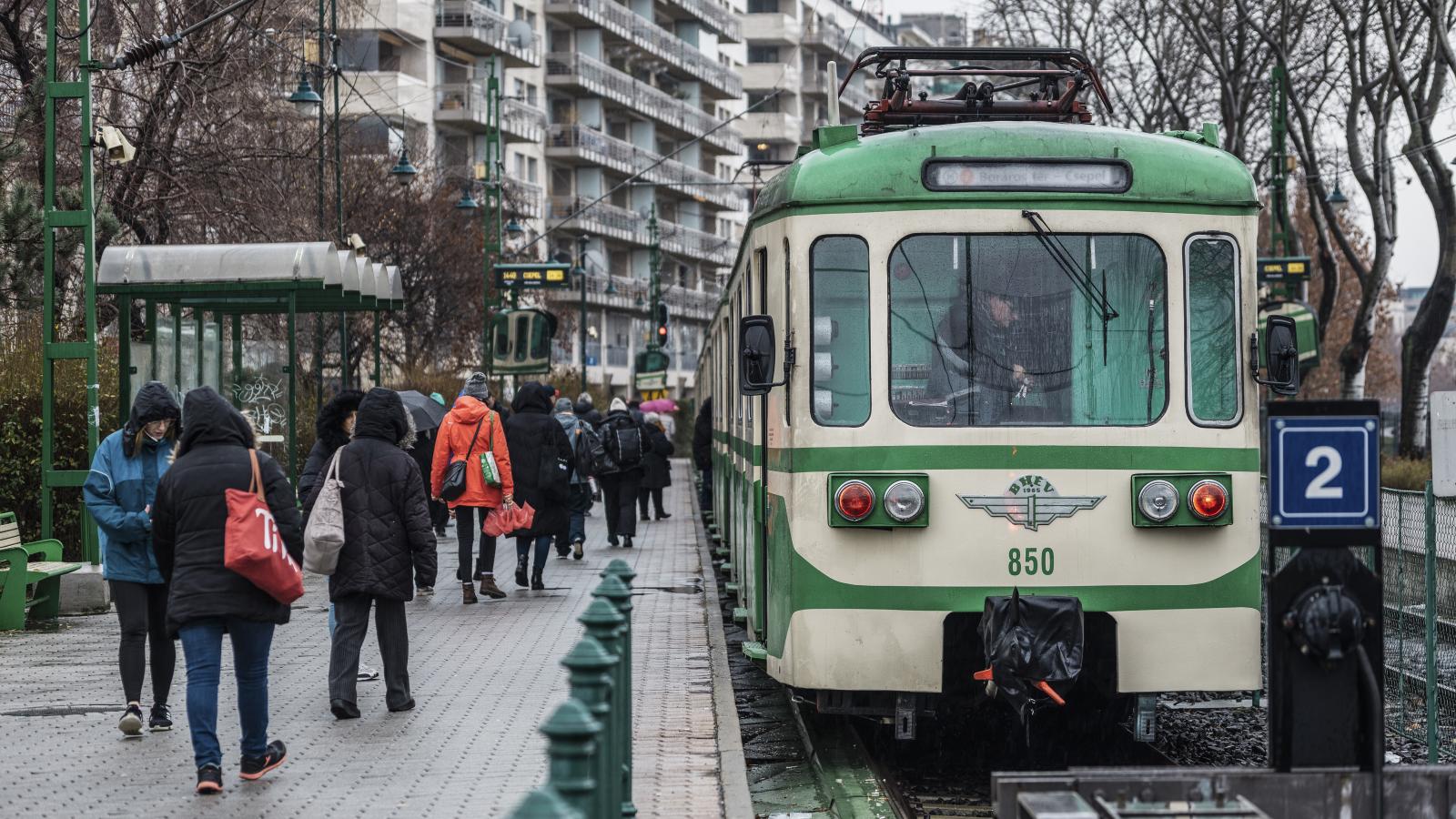 Helyi érdekű vasút. Se kényelmes, se gyors, se olcsó nem lesz