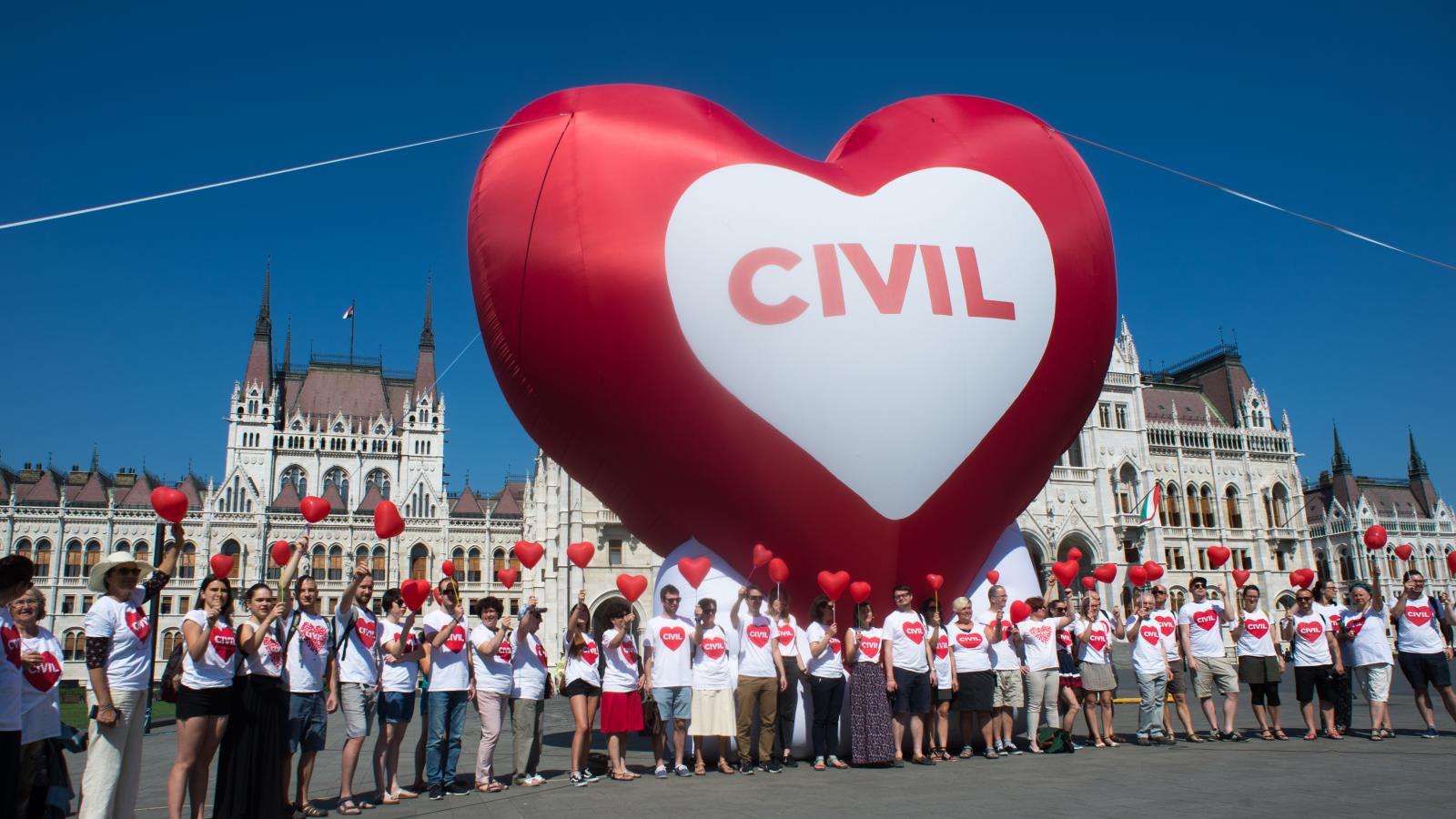 Tavaly összesen 15,3 milliárd forintnyi adót irányítottak 29 ezer civil szervezethez