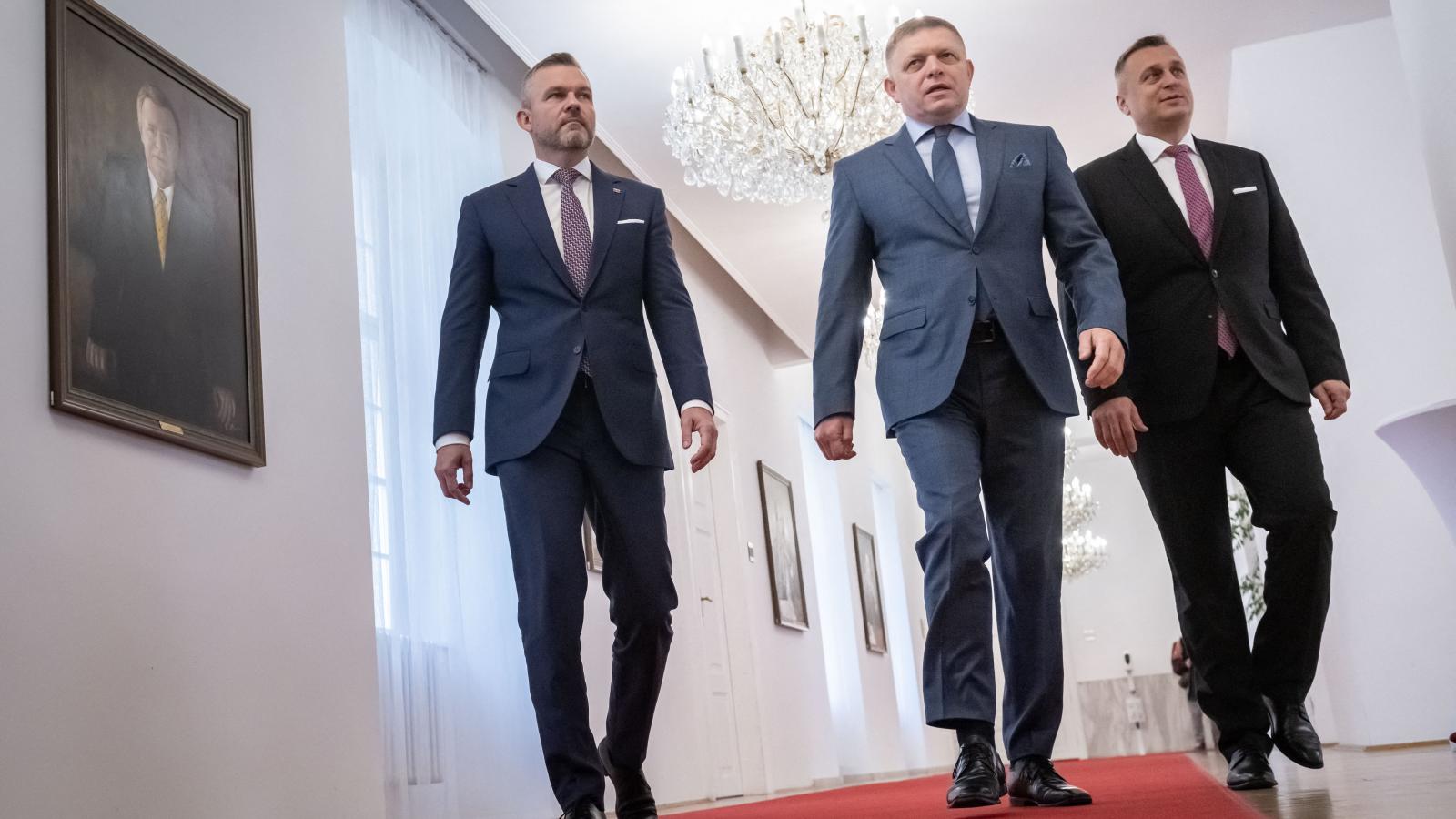 A javaslatról a Peter Pellegrini, Robert Fico és Andrej Danko alkotta koalíciós tanács fog tárgyalni